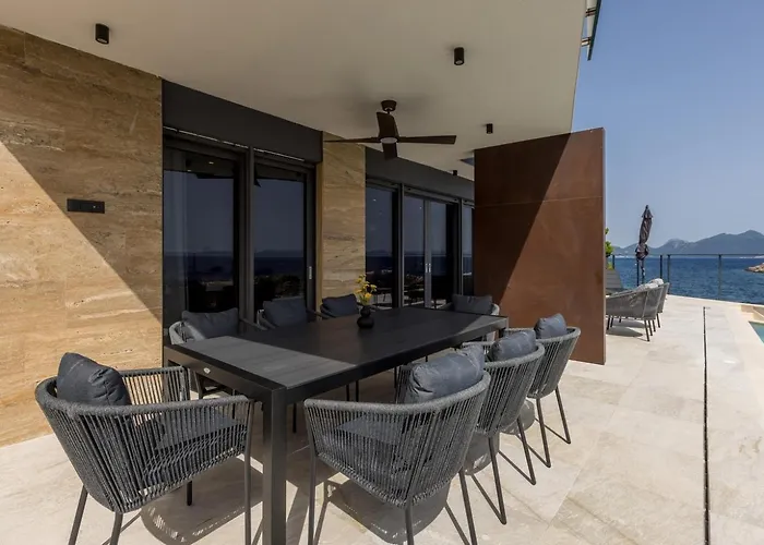 别墅 Mare Seaside Heated Infinity Pool Sauna Gym